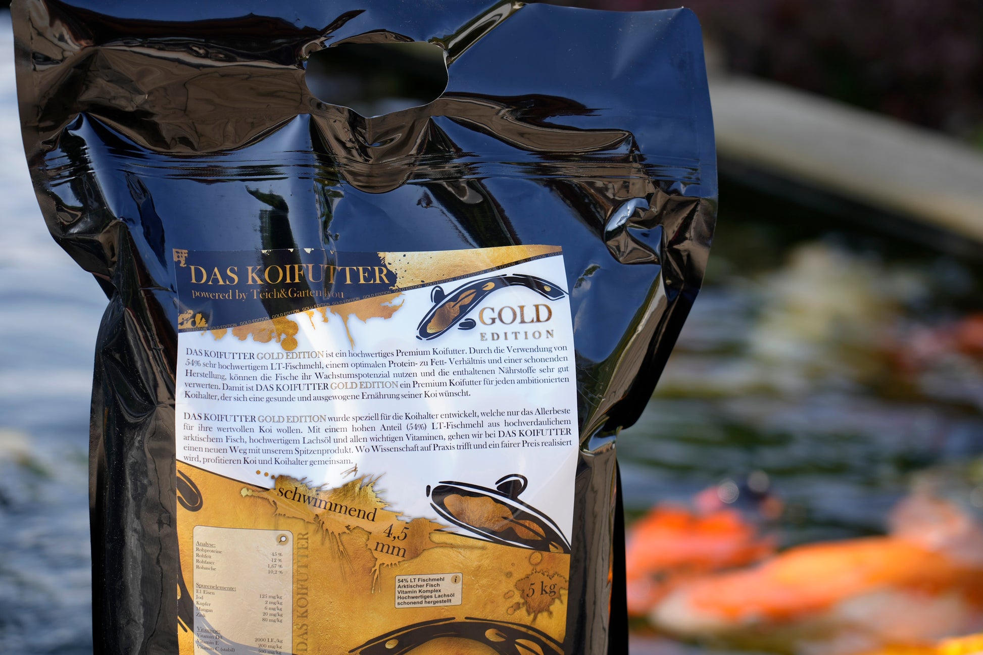 Koifutter, koi futter, koifutter kaufen, koi ganzjahresfutter, koi winterfutter, koi wachstumsfutter, koi mikronährstoffe, koifutter für wachstum, koifutter günstig, koifutter fischmehl, koifutter jumbo koi, koifutter tosai, koifutter nisai, koifutter online kaufen, koifutter youtube, koi futter bestellen, koifutter preiswert, koifutter discount, koifutter rabatt, koifutter schwimmend, koi handfütterung, koi snacks, koi taler, koifutter riesentaler, koi leckerlies, das koifutter gold edition